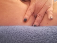 Spreading it - Screenshot 10 of 16 - Luscious Lips