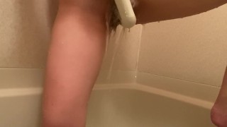 淋浴时拍摄的个人照片