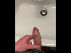 Quick Sneaky Masturbation - Screenshot 15 of 16 - Quicki