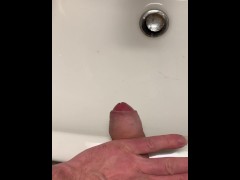 Quick Sneaky Masturbation - Screenshot 5 of 16 - Quicki