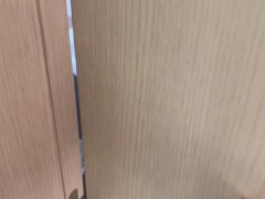 Подсматриваю за женой в ванной и писаю на нее - Screenshot 1 of 16 - Piss