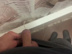 Подсматриваю за женой в ванной и писаю на нее - Screenshot 13 of 16 - Pee In Pussy