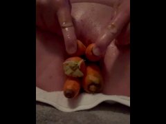 Stretching my pussy with vegetables 3