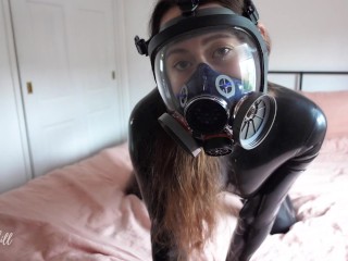 トレーラー-ラテックスキャットスーツのガスマスクに私のフェムドムガスを使用する