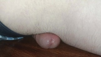 用我英俊的鸡巴在地板上哼哼唧唧