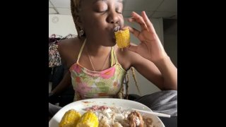 ジャマイカの家庭料理のムクバン(アメリカ人が好まない厄介なものを食べる):EatingShow