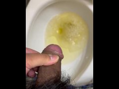 Soft asian penis woke up piss into toilet