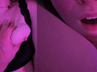 业余荡妇在她的阴户里被操得很深，女性高潮室友 POV 荡妇妻子