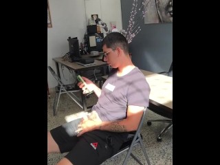 Белый паренек с большим количеством спермы для тебя