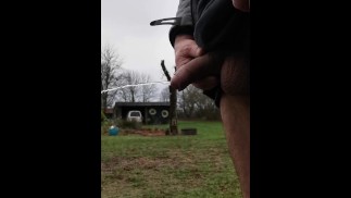 Долгая холодная моча на улице