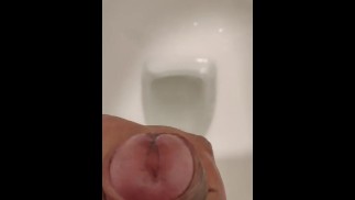 亚洲男孩在浴室里自慰