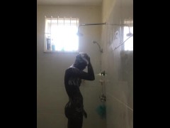 Horny shower - Screenshot 6 of 16 - Golden Shower