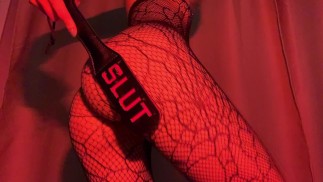 I like to tease you with my erotic outfit and fit body