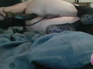 Webcam Schlampe SIssy Lia Fickt Ihre Fotze Hart Mit Einem XXL BBC Dildo Bis in Ihre Heiße Analfotze