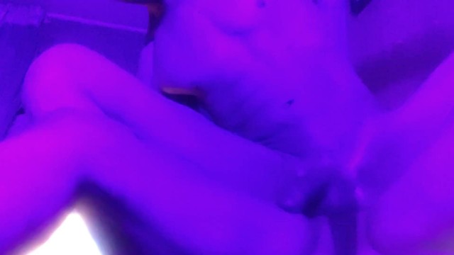 Шлепающийся член во время езды на члене