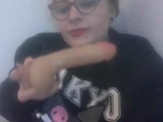 Предыдущий сводный брат смотрит, как его сводная сестра пытается отработать полное видео в ссылках