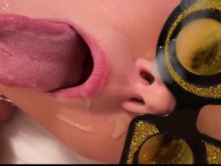 Sex PARTY 🎉 Balls Drop in her Mouth New, Goût Cum off her Glasses 🤓 Huge Ass Bodacious