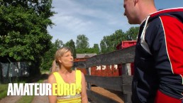 Německá Kočka Parkplatzlader Dostane Vyzvednuto Živou Posádkou - AMATEUR EURO