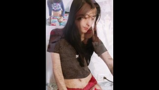 Webcam girl getting ready to start a normal day in my life