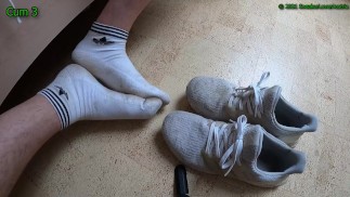 White Adidas Ultraboost gets 7 cum loads (Short)