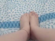 Preview 4 of I masturbate with my feet - pinay