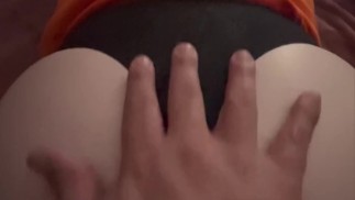 Разогреваю свою пухлую киску толстушки перед правильным трахом