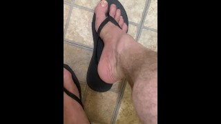 Qui aime mes beaux pieds