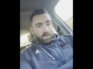 Дрочит на общественном автомобиле