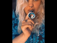 Good girl sucking he’s buttplugg