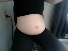 Belly Jiggle - Screenshot 4 of 16 - Big Belly Worhsip
