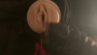 Je baise sa chatte avec sa culotte rouge fleshlight