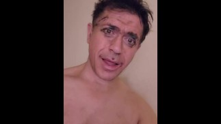 Mein Typ in einem Regenbogen-Tanga und weißen Socken! Oh, warte nur in Unterwäsche! OK, da ist der Tanga Hoppla!