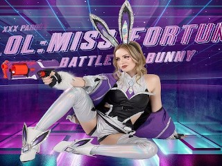 Scarlett Sage as LOL BATTLE BUNNY MISS FORTUNE Thinks you Wont be able to Handle her