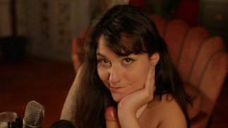 Sous la culotte JOI en robe ASMR chuchotant