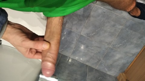 🇺🇸🇬🇧Thin Guy Comes Back From Running 🏃💨💨and Unloads the Cum From His Dick in the Bathroom