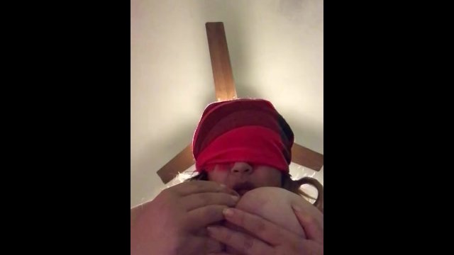 Chúpanos tetas grandes
