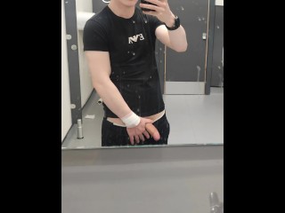British Boy has Fun in the Gym Changing Room (Risky). Full Video on OnlyFans: @kamalee0