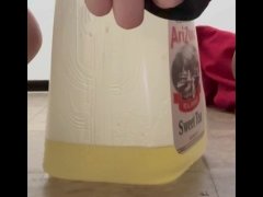 Refilling ice tea jug with new hollow sound