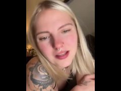 Sexy blondie did a sneak peek