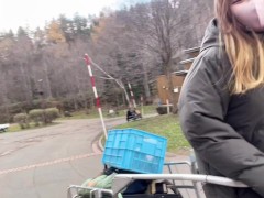【個撮】むちむち看護師と冬キャンプ。着いてすぐにテントでいちゃいちゃ＆ドライバーにごっくんフェラ見られた【前編】 車内/ハメ撮り/露出/素人/POV - Screenshot 8 of 16 - Amateur
