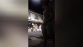 Иностранец, дрочащий свой пенис на публике, чуть не был пойман дважды на Филиппинах в городе Сан-Хуан!!