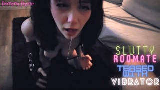 CRAZY Ahegao SLUT taquinée avec VIBRATOR jusqu'à ce qu'elle suce DICK (version gratuite)