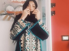 the gorgeous Arab girl makes you enjoy - Screenshot 3 of 16 - Arab Girl