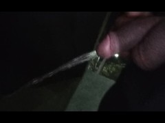 ORINANDO EN MI DIA LABORAL 💧 - Screenshot 2 of 16 - Small Cock