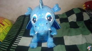 Großer blauer Drache