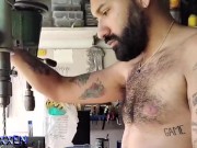 Preview 1 of Blowjon and cum in the mechanic workshop - ft VELLO TATUADO