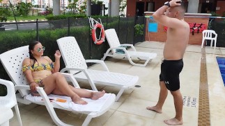 I invite my neighbor to swim and then to my apartment