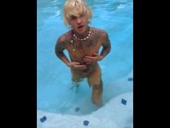 blonde FTM surfer twink swims naked - Screenshot 2 of 16 - Antifabussy