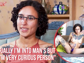 Ersties - Татуированная красотка мастурбирует своим любимым вибратором