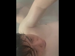 香港夫妻自拍互相洗白白豬過程 - Screenshot 14 of 16 - Asian